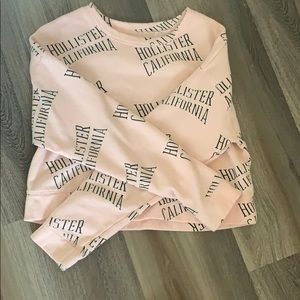 Soft cropped Hollister pink sweater